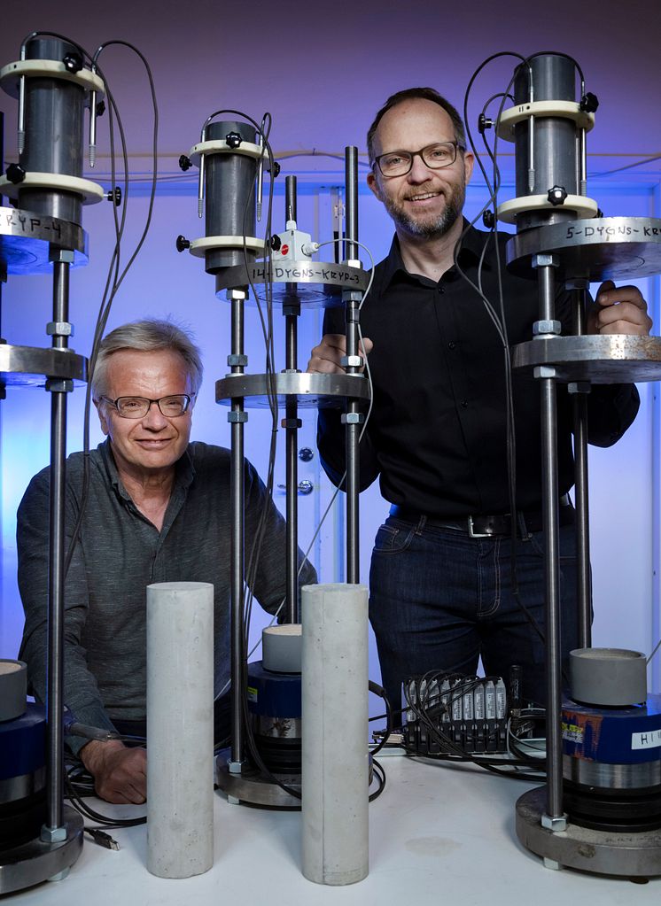Mats Emborg, professor i byggmaterial och Martin Nilsson, professor i konstruktionsteknik vid Luleå tekniska universitet