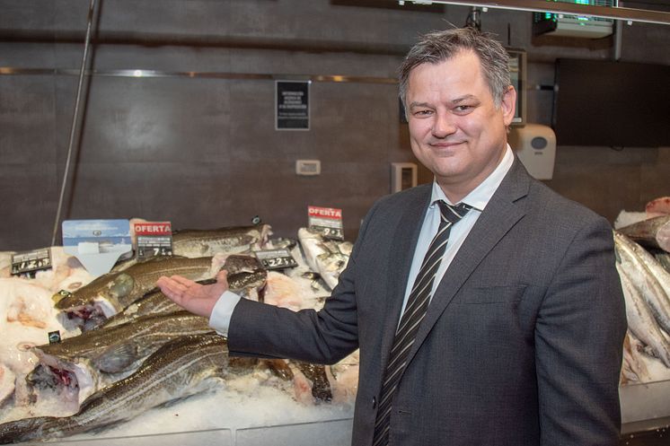 Bjørn-Erik Stabell ved spansk fiskedisk