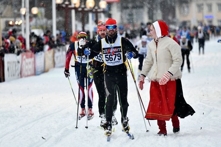 Prins Carl Philip i mål på Vasaloppet 2019