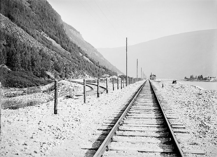 Jernbanen ved Otta i 1914.