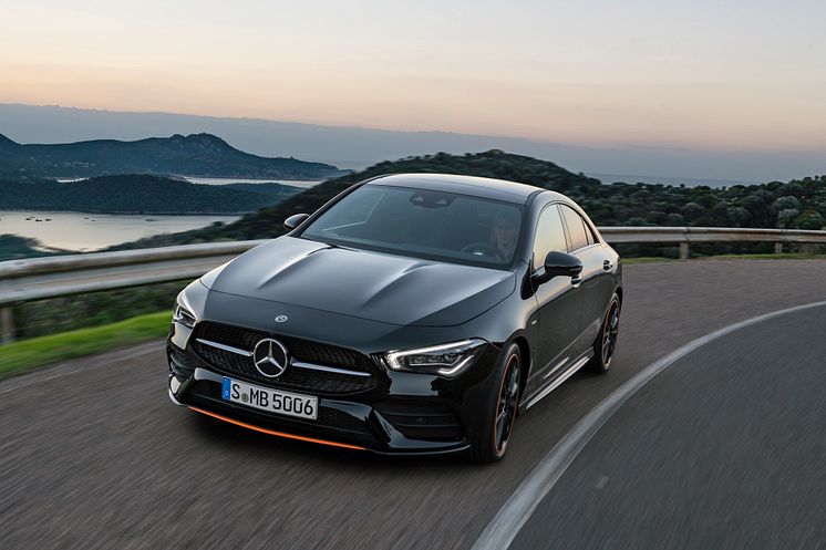 Mercedes-Benz-CLA-06