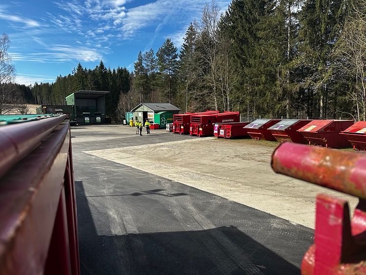 Förberedelser på Hästveda ÅVC.jpeg