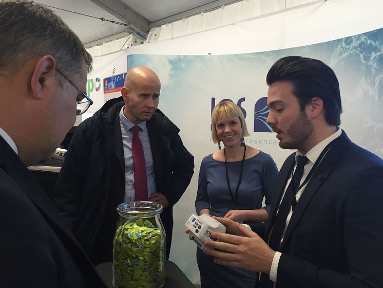 Olje- og energiminister Tord Lien i samtale med LOS Energy på ZEROexpo