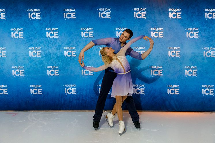 Paarlauf-Olympiasieger und Weltmeister Aljona Savchenko und Bruno Massot als Gaststars bei HOLIDAY ON ICE