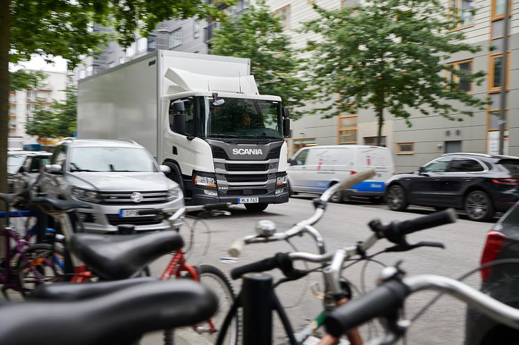 Der Scania Abbiegeassistent ist für den Innenstadtbereich und für Spurwechsel geeignet