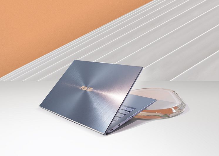 ZenBook_S13_3