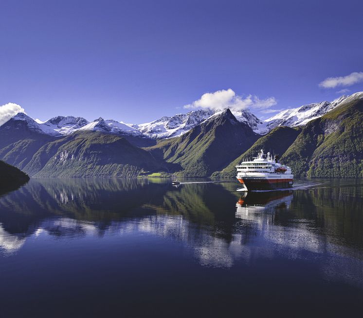 Hjorundfjorden-Norge-oto_Fabrice_Milochau Hurtigruten Norway