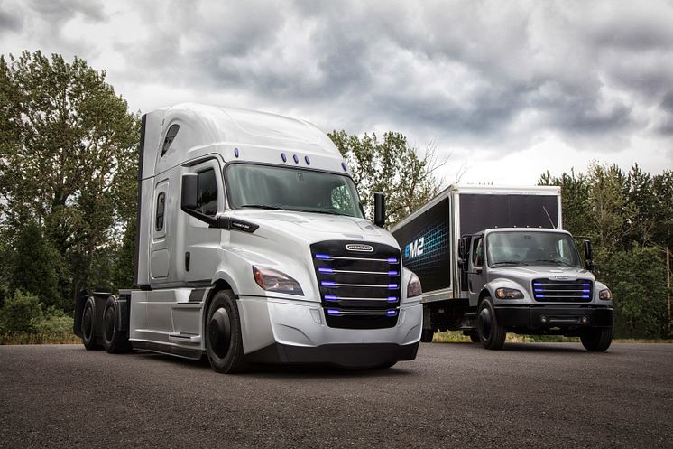 Daimler visar två nya eldrivna lastbilar från Freightliner