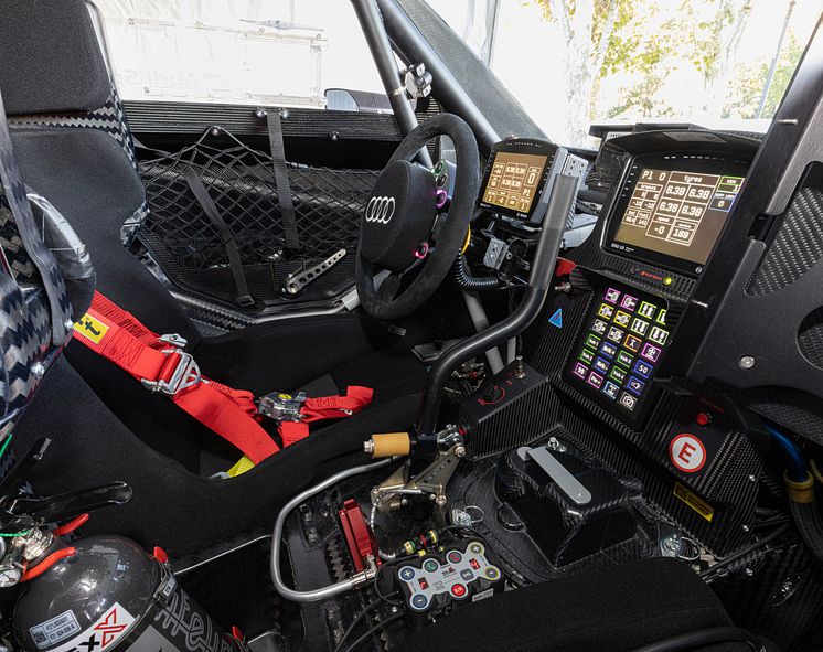 Audi RS Q e-tron cockpit