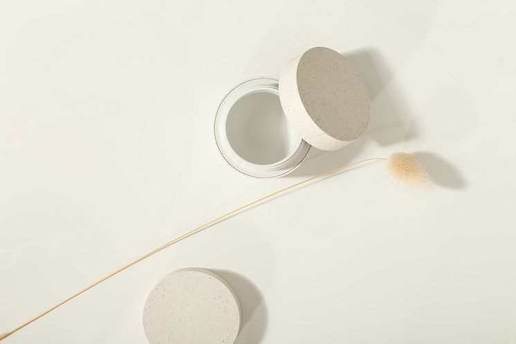 Jars made of sustainable Sulapac stand out