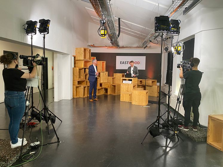 EASTWOOD fand 2021 digital im eigens eingerichteten „Studio“ im Media-Loft der HTWK Leipzig statt.