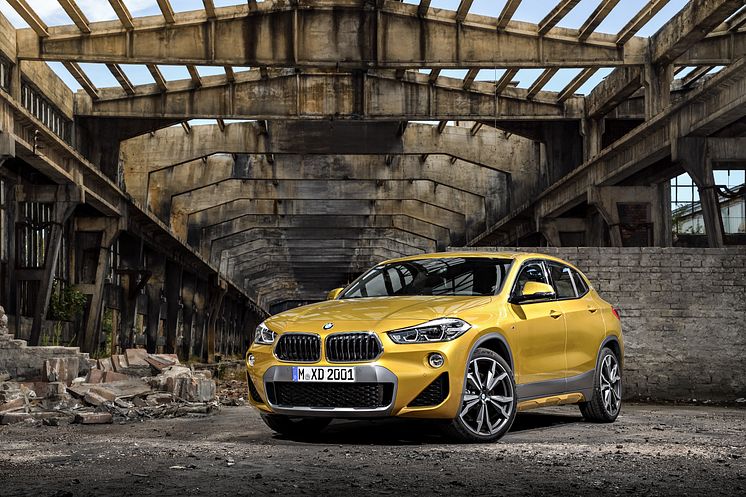 HELT NYA BMW X2