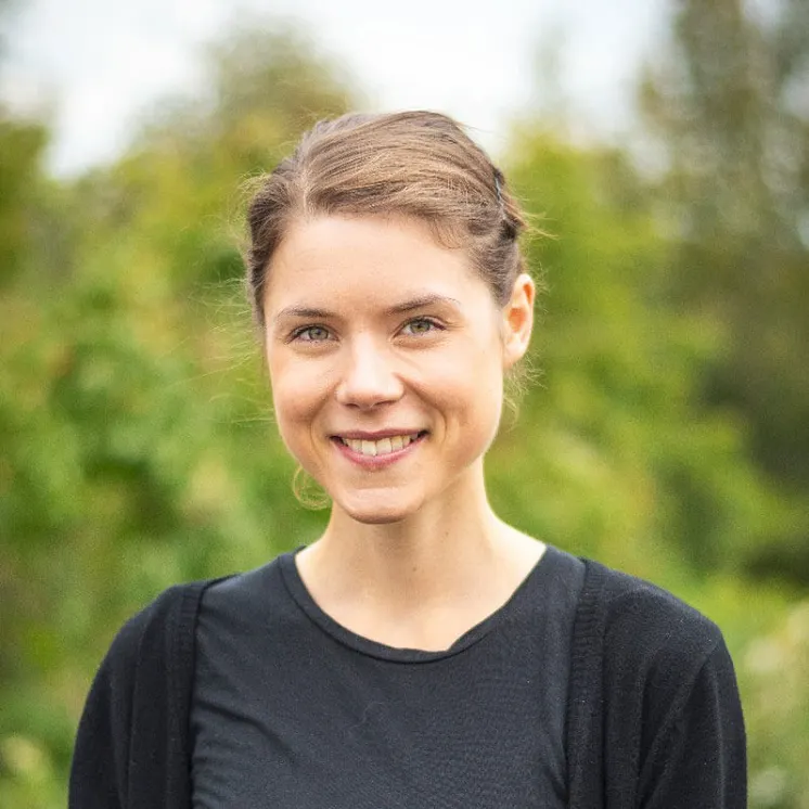 Porträttfoto av Emelie Bröms på Leksands Sparbank