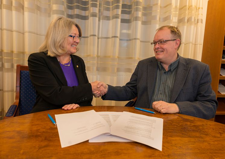 Lisa Sennernby Forsse, rektor för SLU, och Björn Risinger, generaldirektör för Havs- och vattenmyndigheten. Foto: Mark Harris.