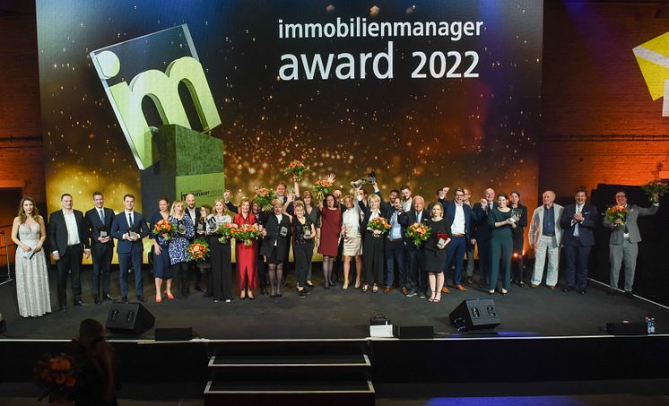 Das traditionelle Siegerfoto der Preisträger des immobilienmanager-Awards. 