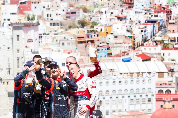 Hyundai Motorsport på pallen i Rally México.