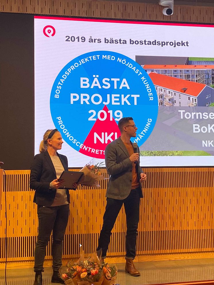 Maria Forssell och Juvall Jungman på scen under Prognoscentrets NKI-seminarium 2020. 