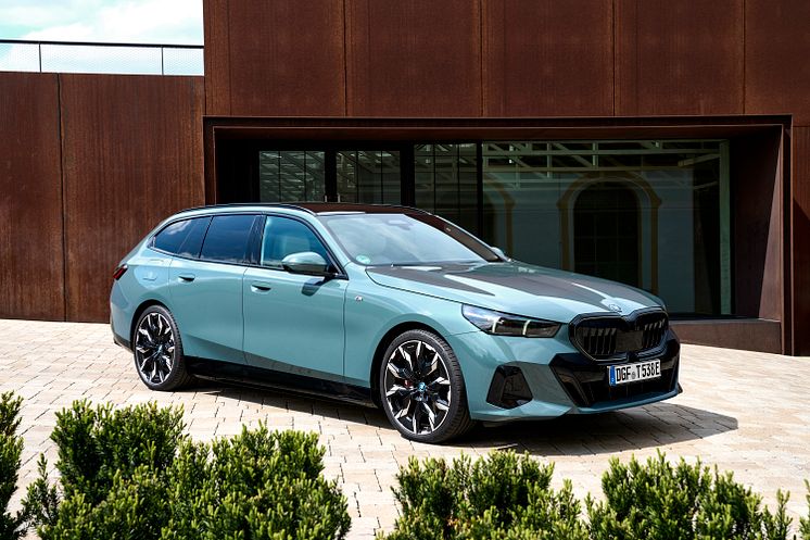 Nye BMW i5 eDrive40 Touring