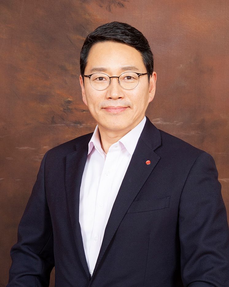 LG CEO William Cho.jpg