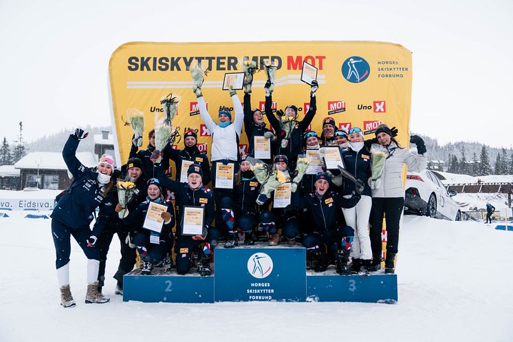 Uno-X og Skiskytter med MOT.jpg