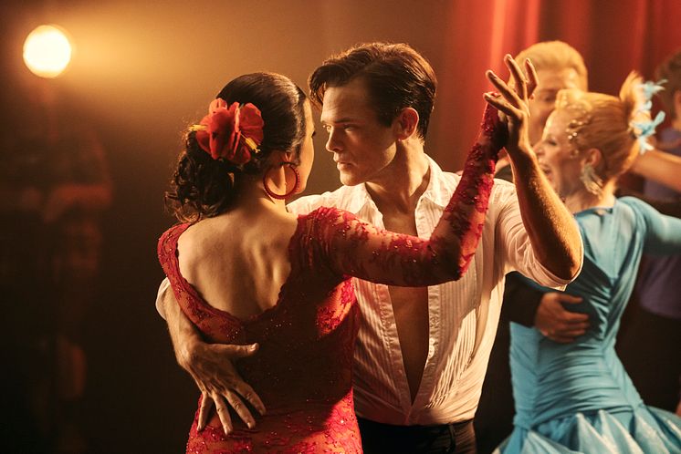 Strickly Ballroom_Miklos Szabo_2.jpg