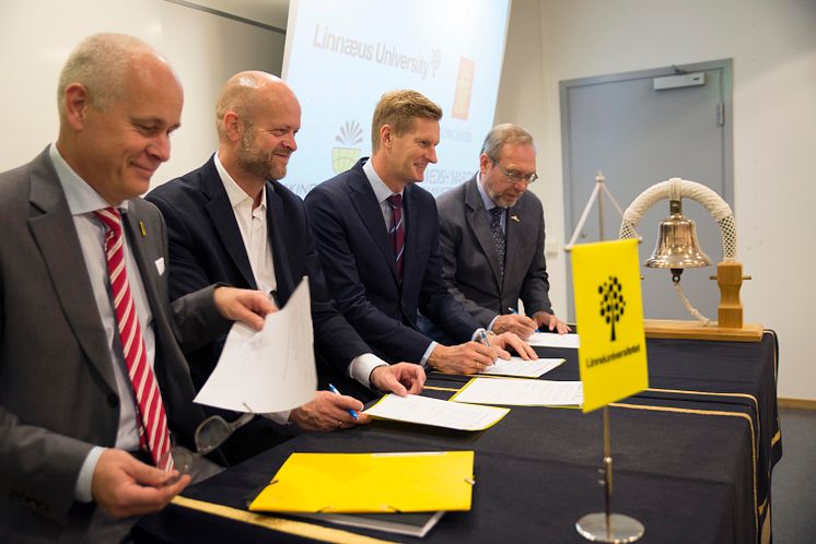 High res image - Kongsberg Digital - Kalmar Ice Academy signing