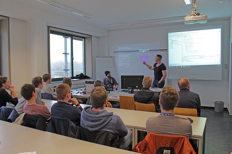 Mehr als 300 Schülerinnen und Schüler beim 6. Fachtag Informatik am 24. Januar 2017 an der Technischen Hochschule Wildau