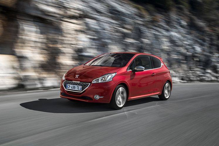 Sverigepremiär för Peugeot 208 GTi - komprimerad körglädje