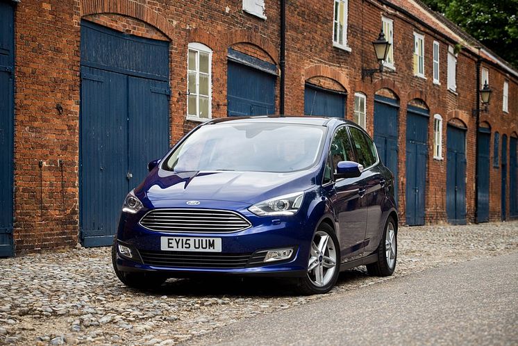 Megérzik a veszélyt és megvédenek – a Ford C-MAX család autóival biztonságosabb az autózás