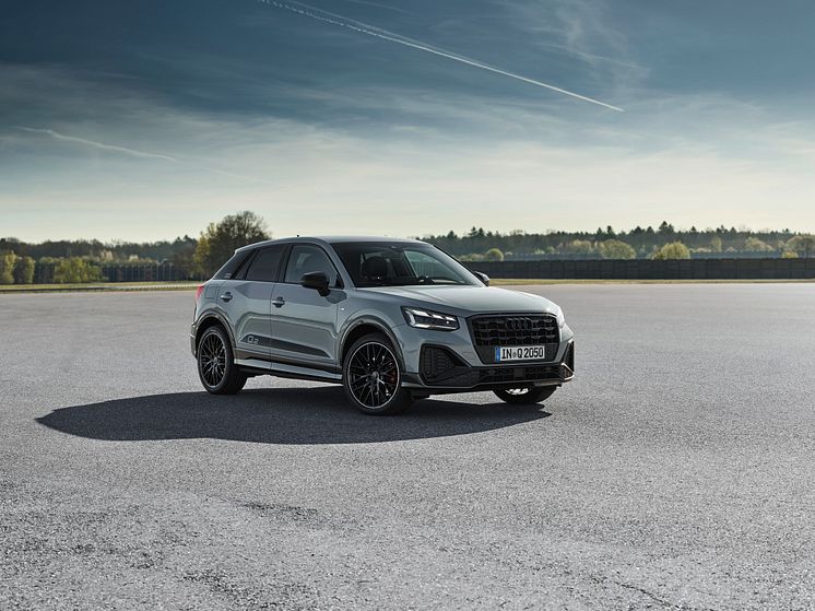 Audi Q2 (Pilegrå)