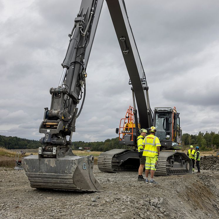 volvo_ec300e_beco_aggregat_2560x2560.jpg