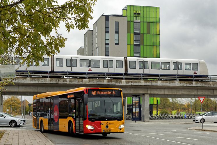 Bus og tog er med til at reducere brændstofforbruget