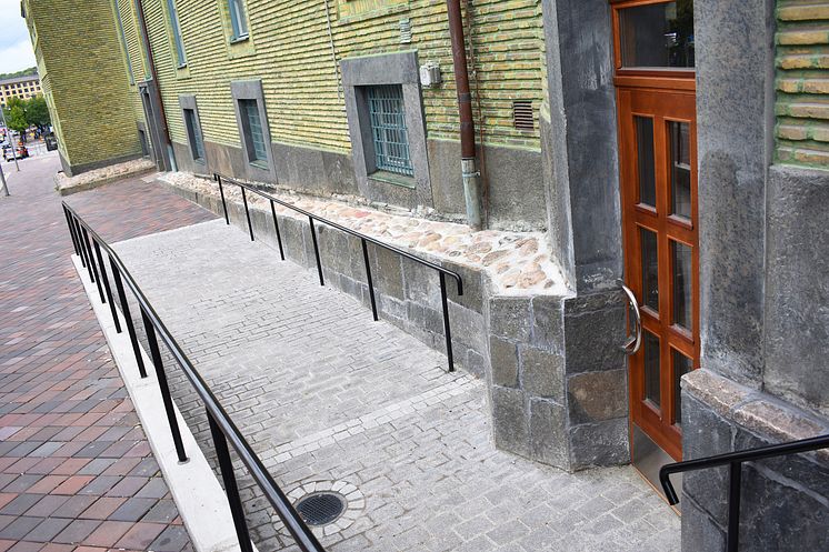 Tillgänglig entré.JPG