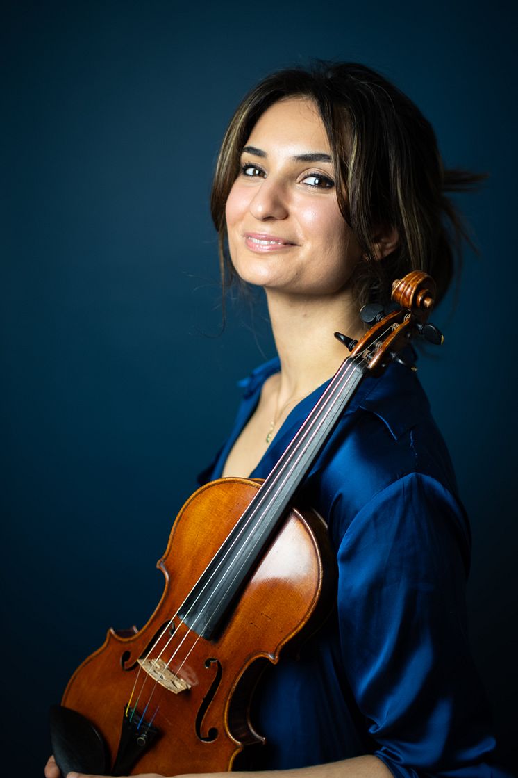 Ava Bahari