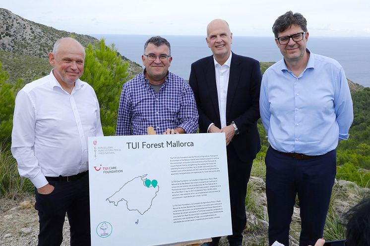 Launch_L-R_Sebastian Ebel, Joan Simonet Pons, Thomas Ellerbeck, Jaume Bauzà Mayol