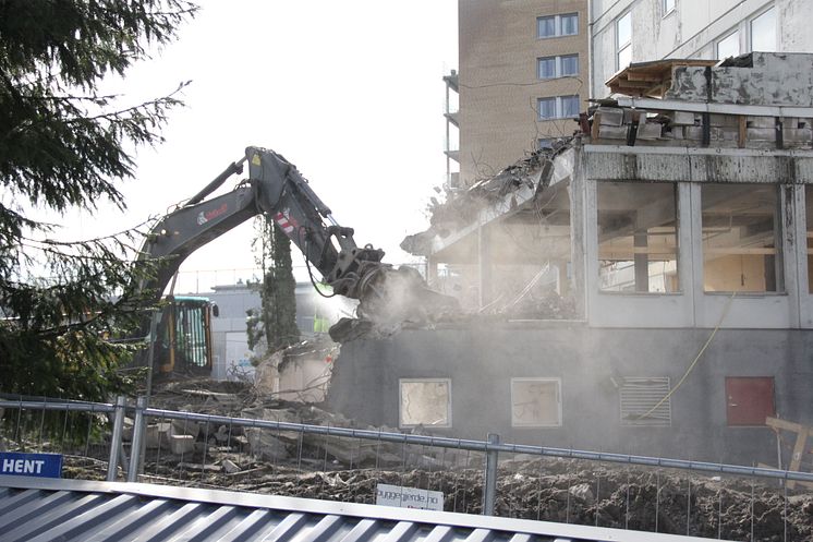 Riving av bygg i Utmarkveien 2 på Bøler