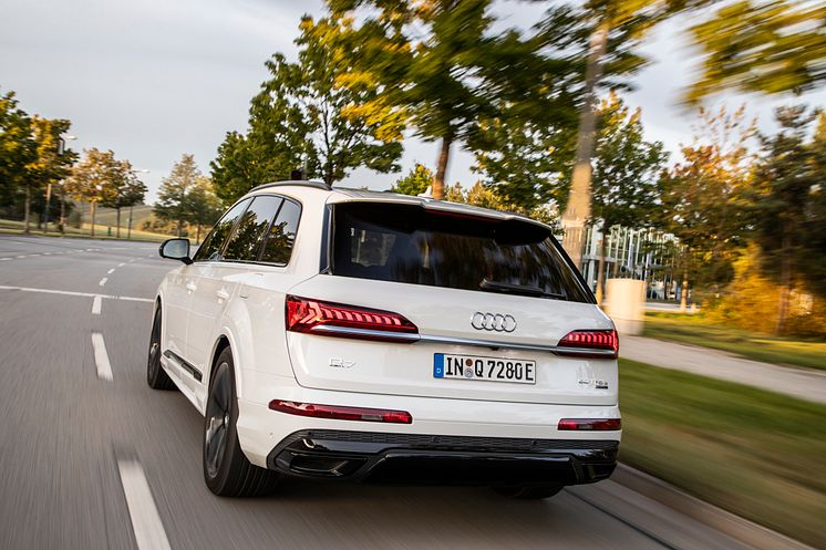 Audi Q7 TFSI e quattro (PHEV)