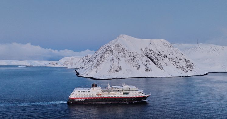 Trollfjord_240606_00001_Kristian_Dale_Hurtigruten.jpg