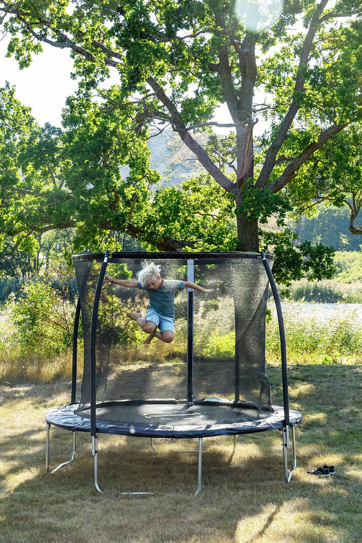 Rusta_2021_S2_Trampoline including safety net Adrenalin