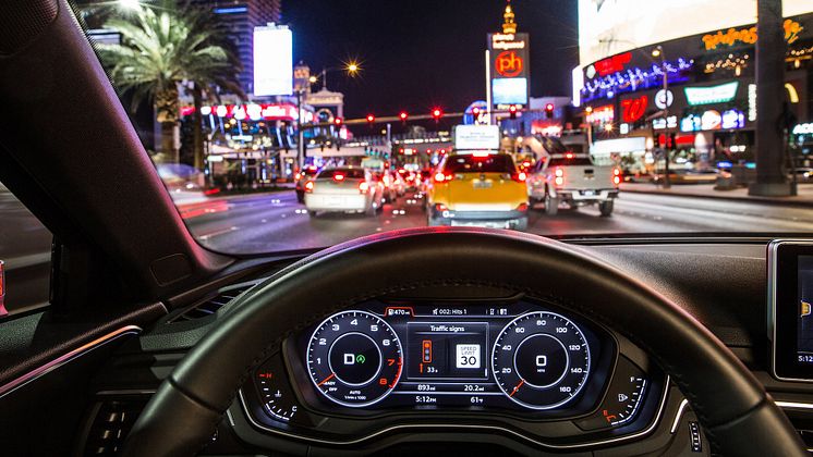 “Time-to-Green” In the Audi virtual cockpit or head-up display, drivers see whether they will reach the next light on green while traveling within the permitted speed limit
