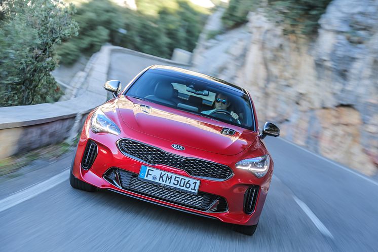 Kia Stinger_140