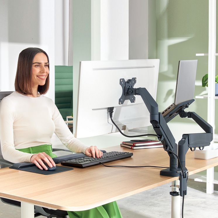 Dobbelt monitor arm med Laptop holder