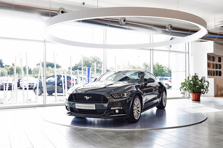 FordStores inntar Norge