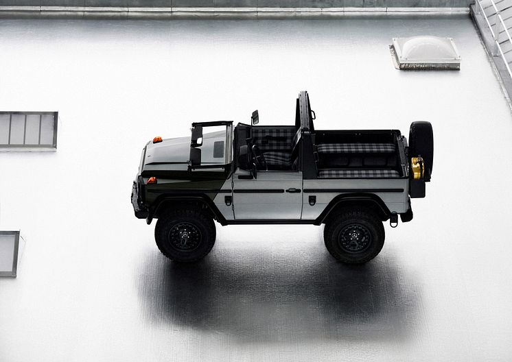 Konstverket Project G-Class Past II Future inspirerat av NIGO