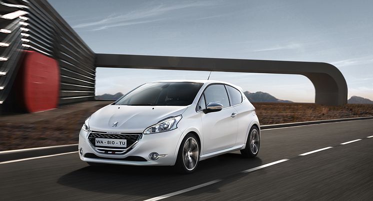 Sverigepremiär för Peugeot 208 GTi - komprimerad körglädje