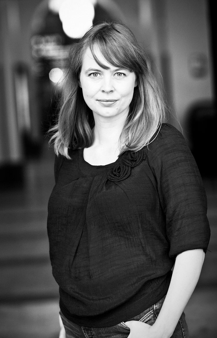 Anna Dahlqvist föreläser om abortmotståndets Europa på stadsbiblioteket.