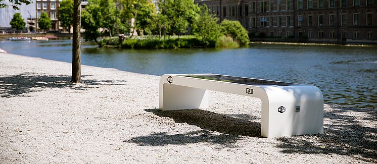 Smart Solar Bench, design Infra Marks