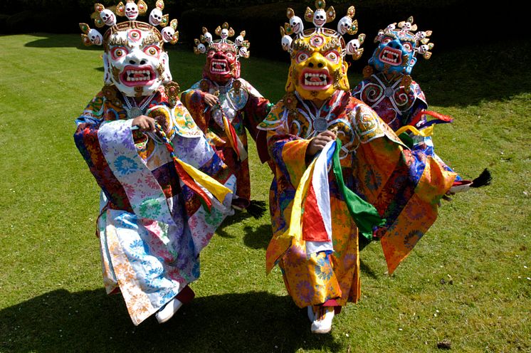 Chamdans utförd av tibetanska buddhistmunkar