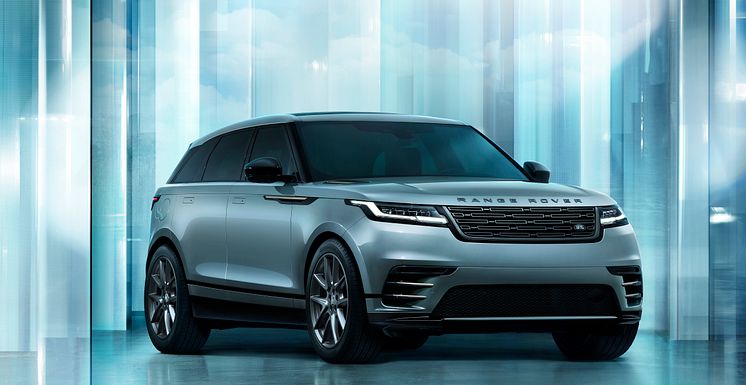 RR_Velar_24MY_Exterior_08_Front_3-4_010223