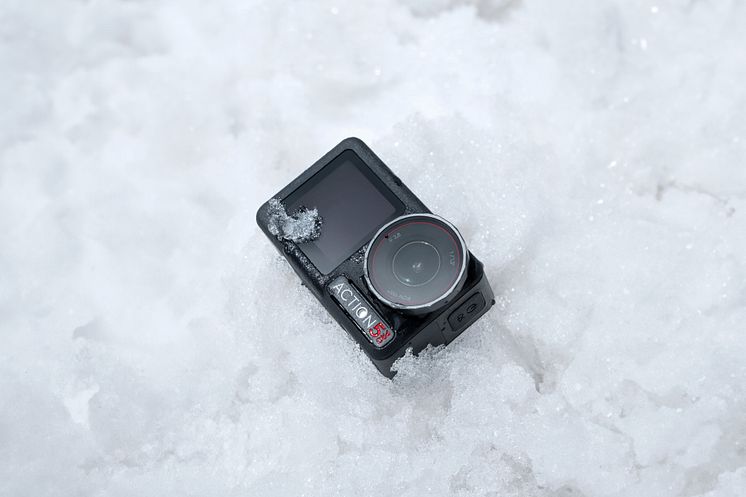 Osmo Action 5 Pro_Lifestyle Photos_Snow.jpg